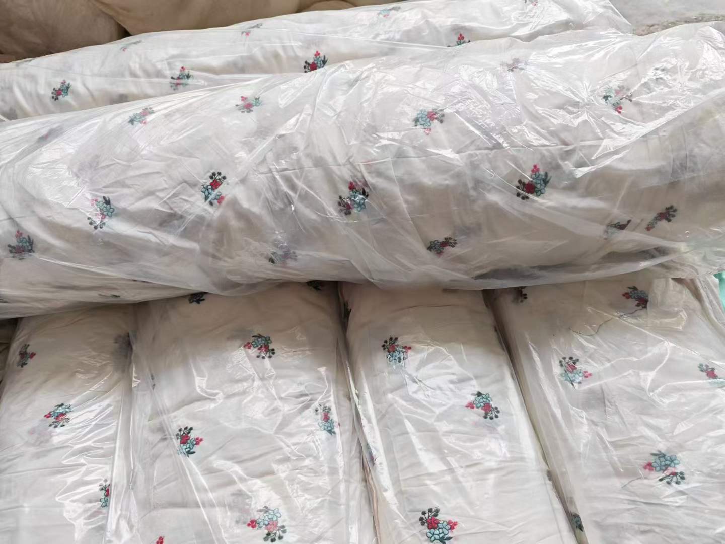 批发100%纯棉绣花面料 | 稀有白色刺绣纺织品