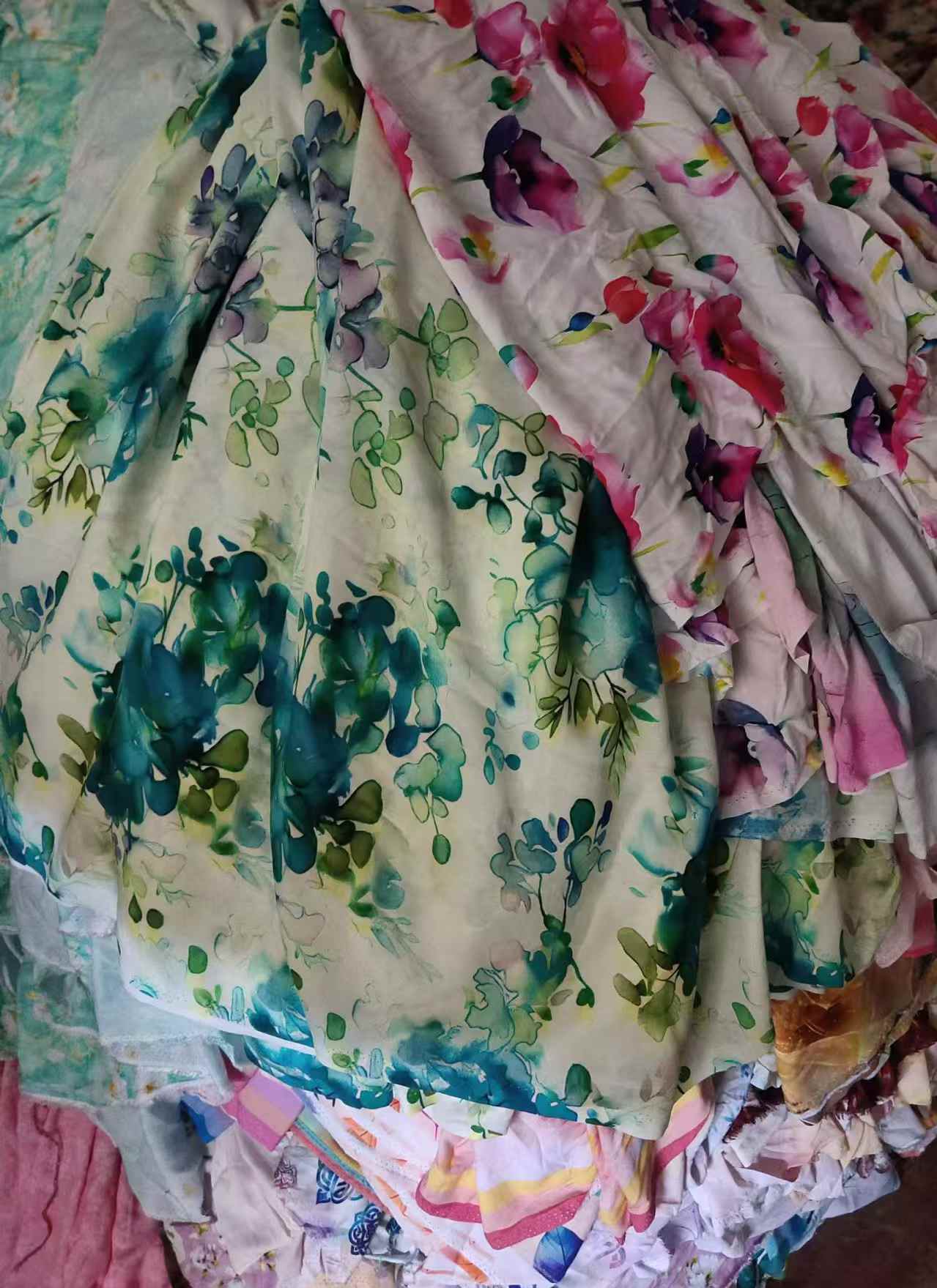 3068 Digital Printed Rayon Fabric Remnants | Large Piece Cotton Silk Floral Fabric