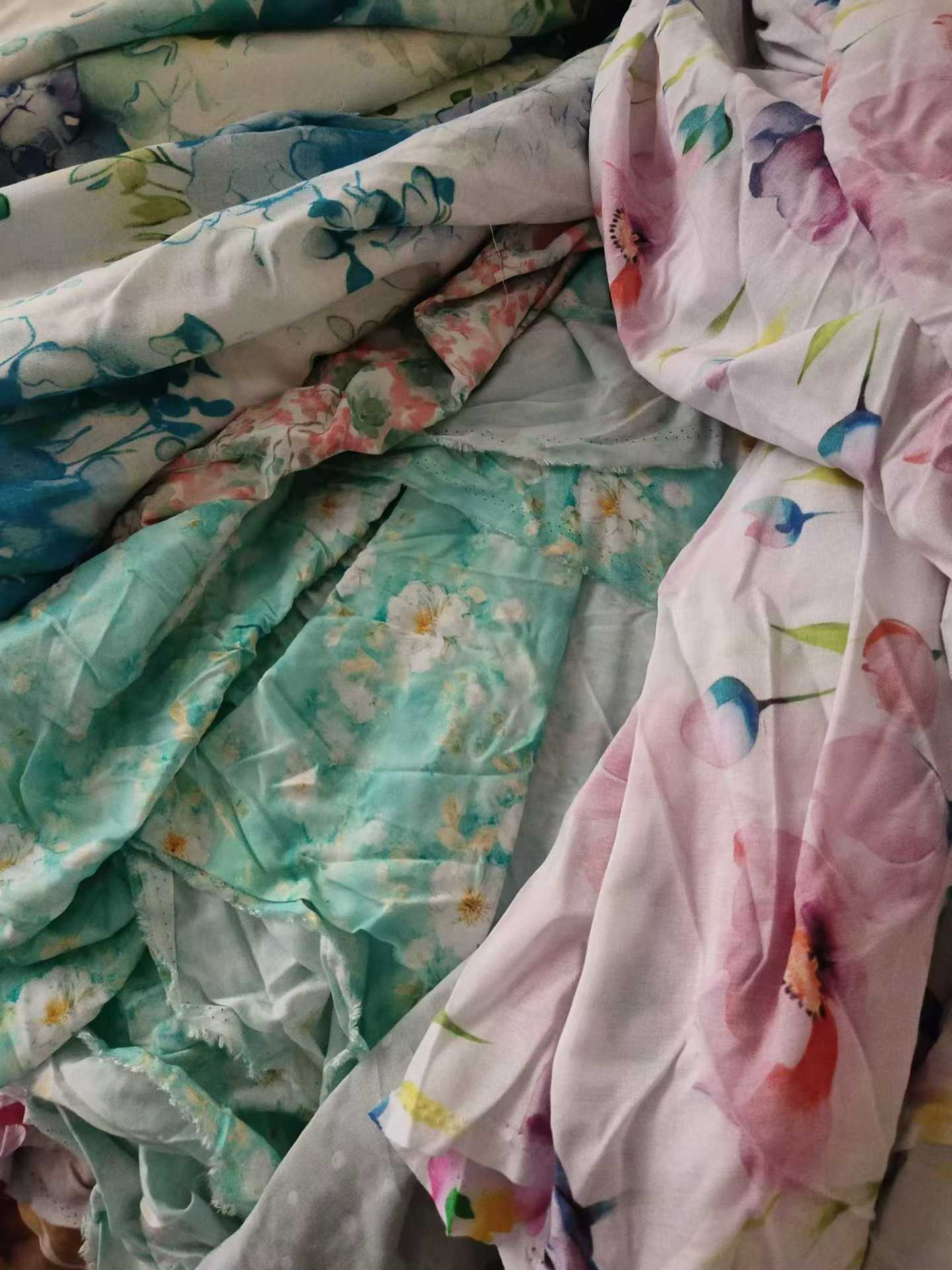 3068 Digital Printed Rayon Fabric Remnants | Large Piece Cotton Silk Floral Fabric