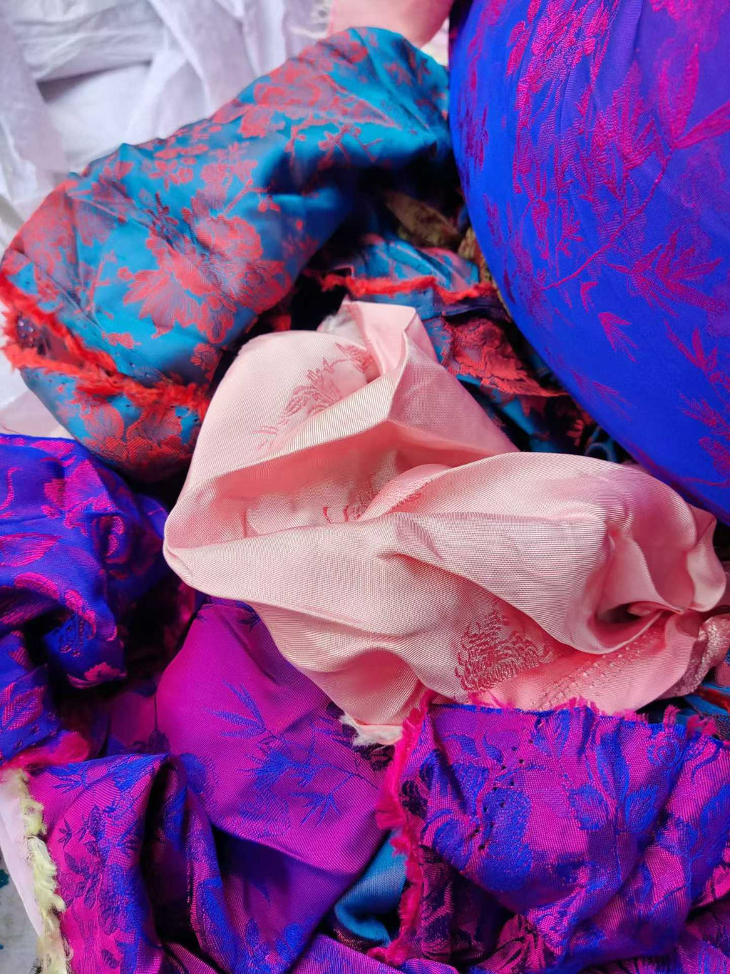 1-10M Cotton Rayon Jacquard Brocade Fabric - 50KG+ Stock Satin Fabric Remnants