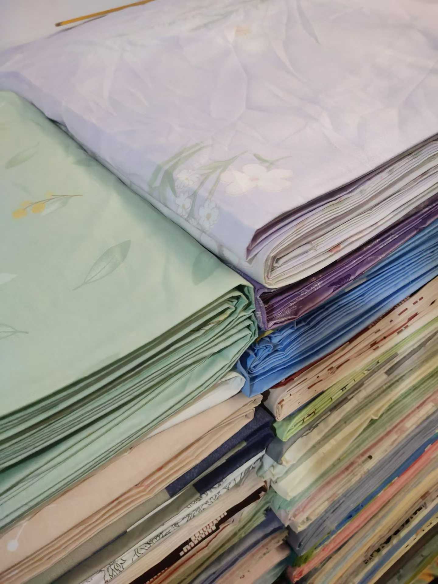 40s Twill Cotton Bedding Fabric Scraps | Bulk Sheets & Duvet Cover Material