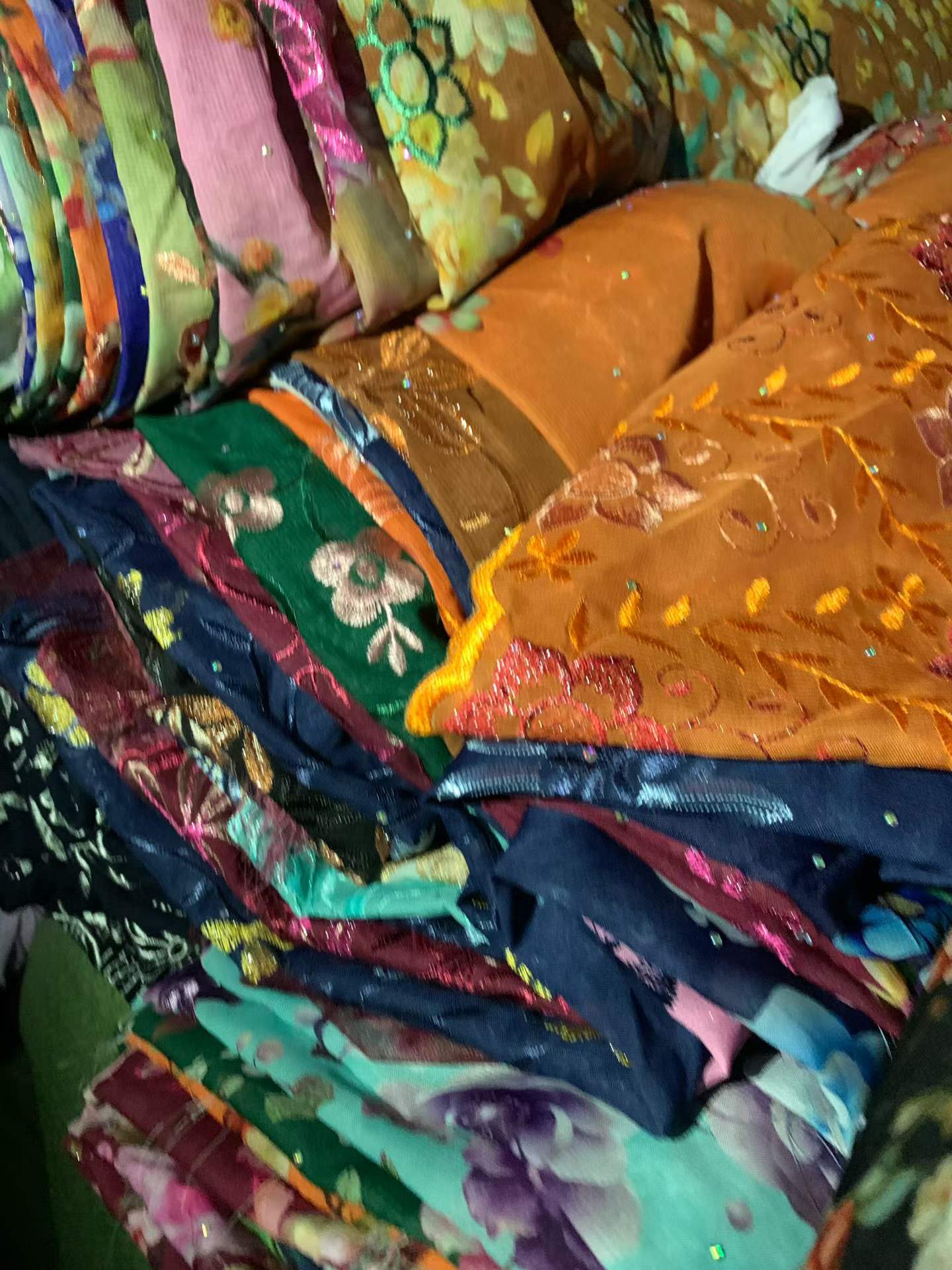 刺绣样品面料 | 雪纺和涤棉，适用于连衣裙、领口和工艺品
