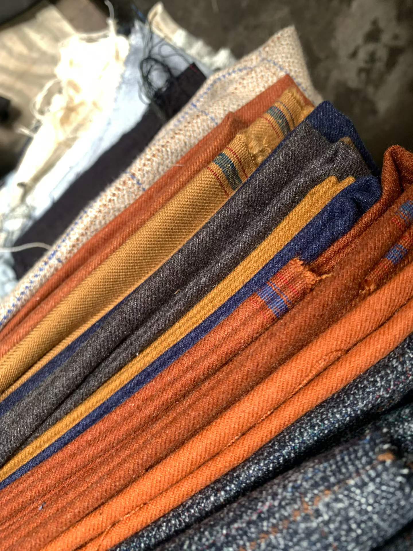 Premium Thick Imported Cashmere Blend Suit Fabric Remnants, High-End Tailoring Samples, 2-10+ Meters, Unique Colors, for Custom Suits, Trousers, Blazers, Wholesale