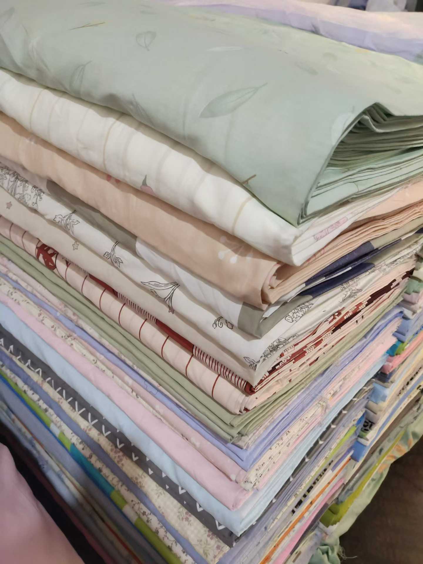 40s Twill Cotton Bedding Fabric Scraps | Bulk Sheets & Duvet Cover Material