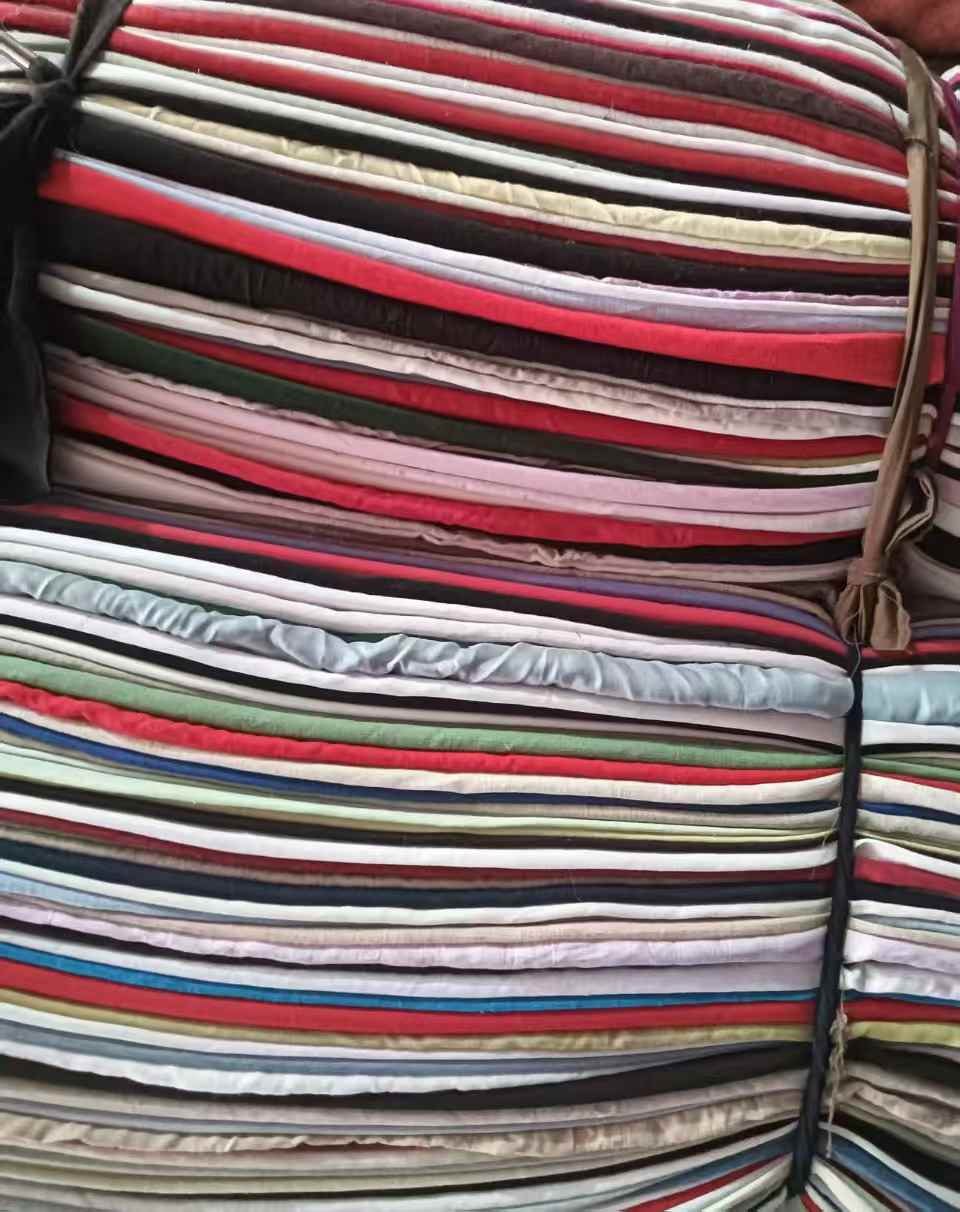 Colored linen fabric wholesale stock lots with linen fabric rolls bulk supplier mixed dyed plain linen cotton fabric assorted colors for garments upholstery sewing resale