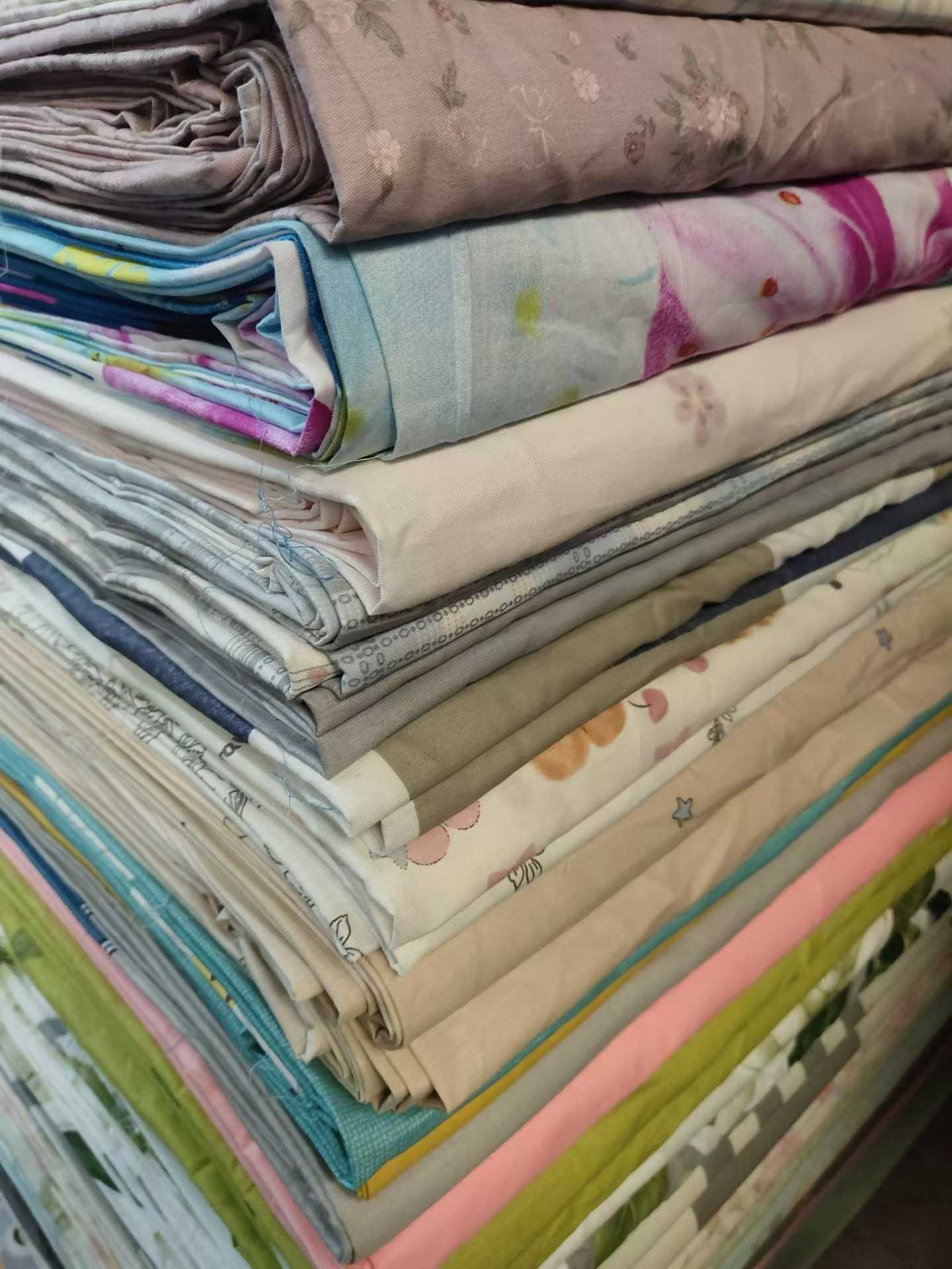 40s Twill Cotton Bedding Fabric Scraps | Bulk Sheets & Duvet Cover Material