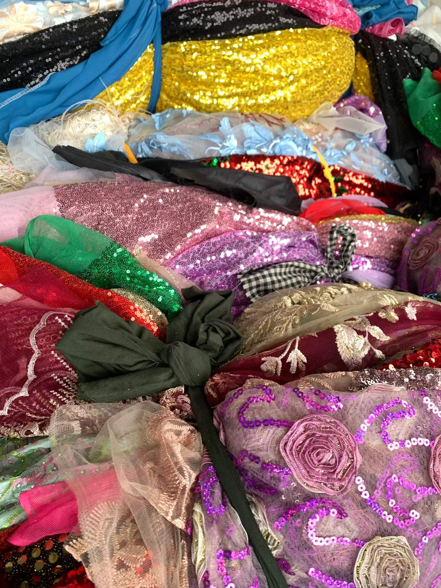 重磅立体刺绣棉布碎料 | 散装适用于服装、工艺品和缝纫项目