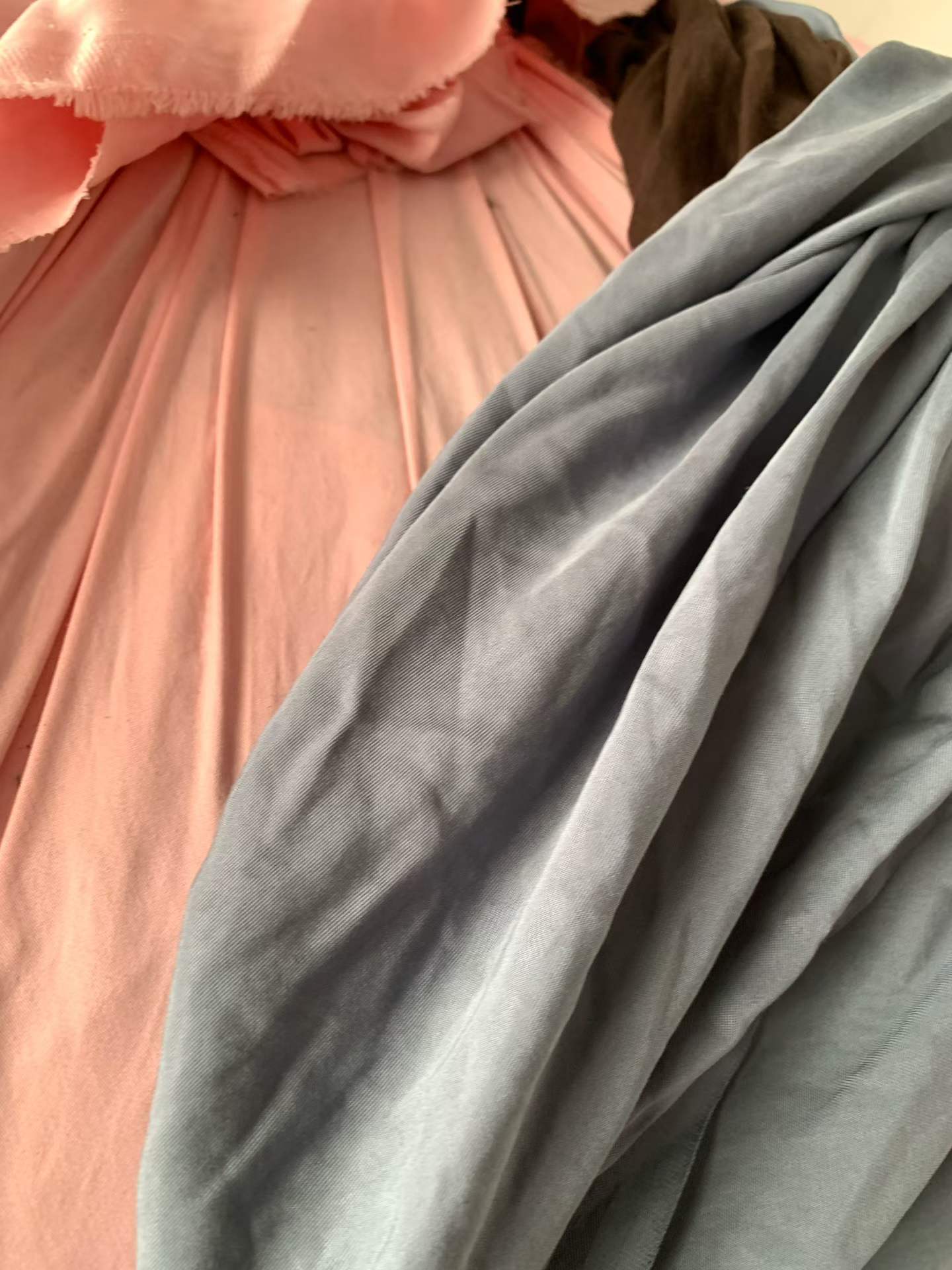 Premium Cupro Cotton Blend Fabric Remnants | Heavy Drape Misty Finish Solid Color Fabric Scraps, 1-10+ Meter Lengths, 500KG Bulk Lot for Apparel, Pants, Dresses, Blouses, Wholesale Sewing Fabric